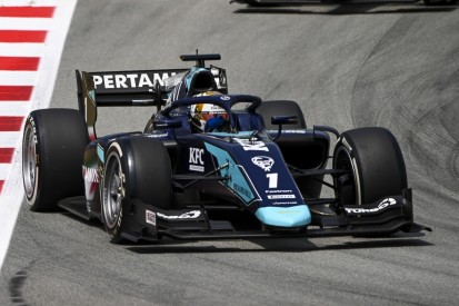 Formel 2 Barcelona: Sean Gelael erleidet bei Unfall Wirbelbruch