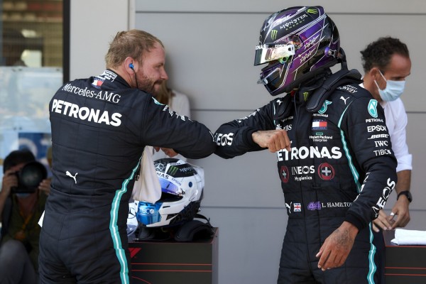 Schwarze Rennanzüge zu heiß? Bottas und Teamchef Wolff sind uneins
