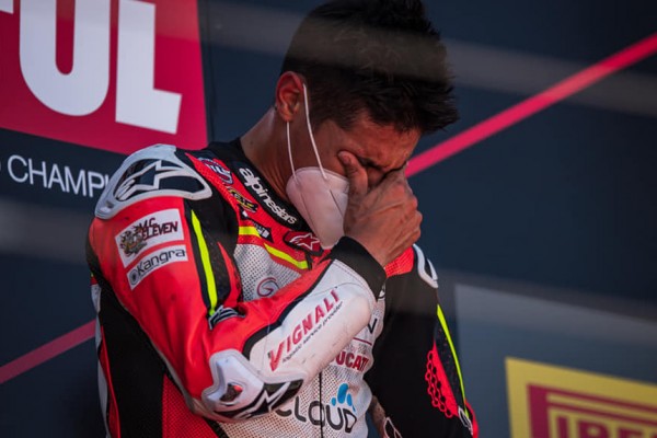 SMS-Glückwünsche von Valentino Rossi: Rinaldi ist Italiens neue WSBK-Hoffnung