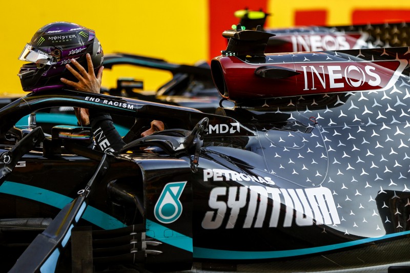 Hamilton vergleicht F1 mit NASCAR: "Wenn Papier auf der Strecke liegt ..."