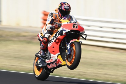 "Meinem Arm geht es besser": Stefan Bradl in Barcelona wieder dabei
