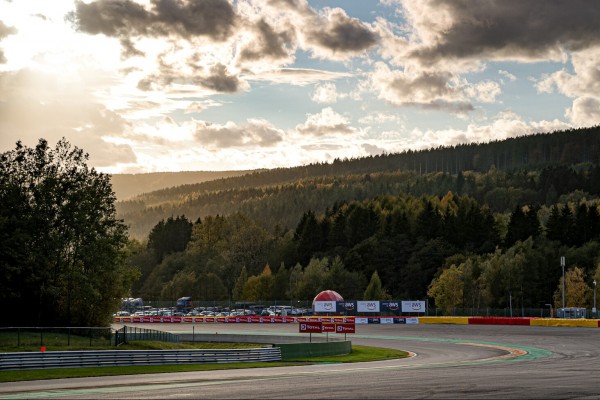Schwerer Unfall in Rahmenrennen: 24h-Spa-Start verschoben