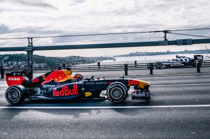 Istanbul: Red Bull & AlphaTauri stimmen sich mit Showrun auf Türkei-GP ein
