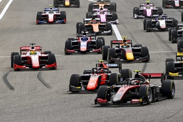 Ilott über Schumachers Starts: "Verstehe nicht, wie er das hinbekommt"