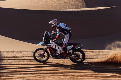 Sturz bei der Rallye Dakar 2021: CS Santosh erleidet Kopfverletzungen