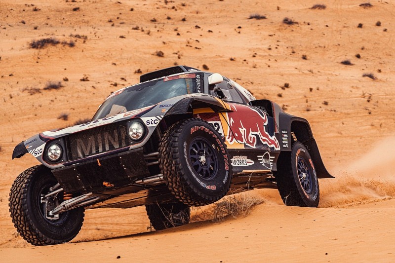Peterhansel "really lucky" to finish Dakar Stage 7 after double mechanical issue