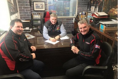 Motorbase Performance taken over by rival BTCC team AmD