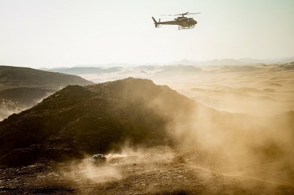 Sainz loses 31 minutes to Dakar navigation error
