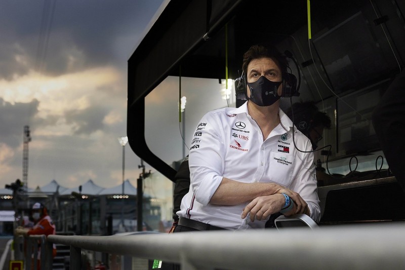 Wolff: Mercedes haunted by "scepticism and pessimism" over F1 results