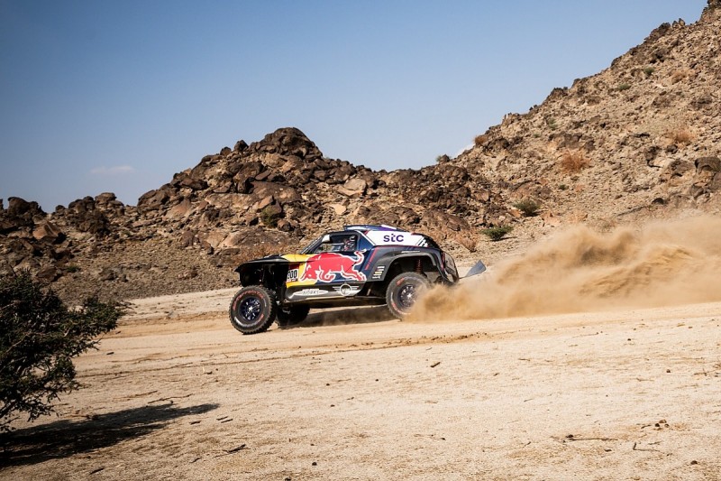 Sainz leads first stage of 2021 Dakar, Loeb loses 24 minutes