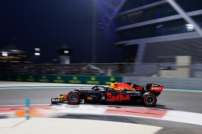 Verstappen explains how hand got stuck in Abu Dhabi qualifying