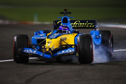 Renault R25 demo runs show what modern F1 cars are missing - Alonso