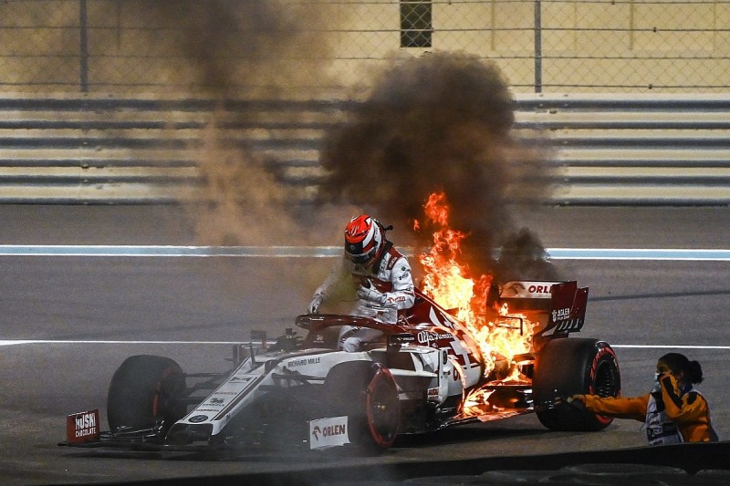 Raikkonen: "Nothing scary" about F1 engine fire in Abu Dhabi GP practice