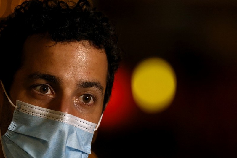 Ricciardo: Perez's F1 rivals shouldn't have allowed him to win in Bahrain