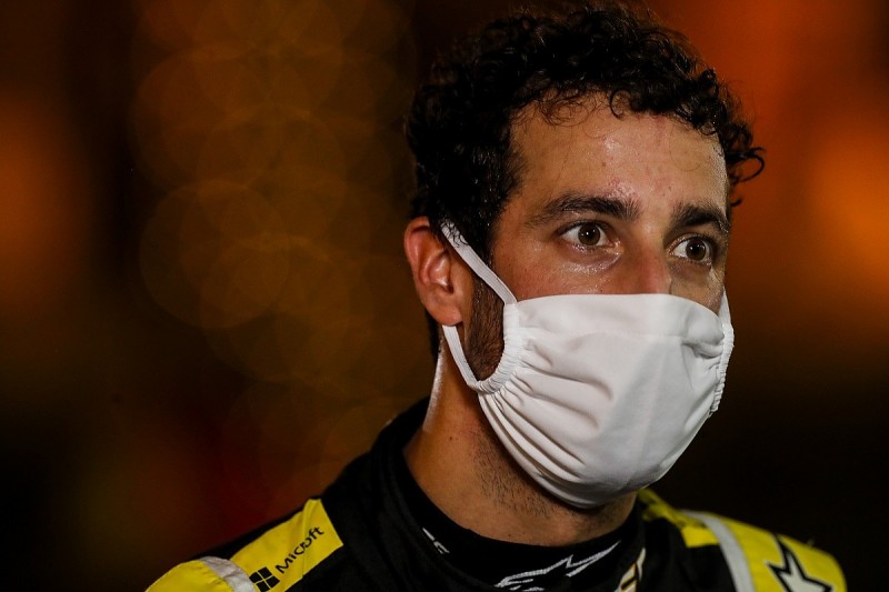 Ricciardo disgusted by "disrespectful" Grosjean crash replays