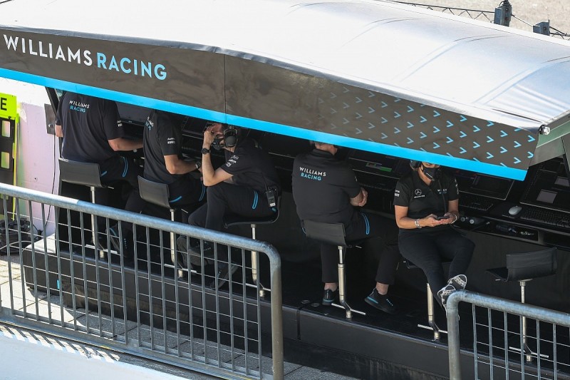 F1 staff working remotely is "phenomenally difficult" - Robson