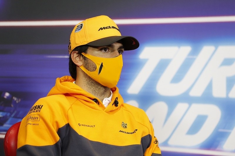 Sainz "doesn't understand" why F1 winter test reduced to three days