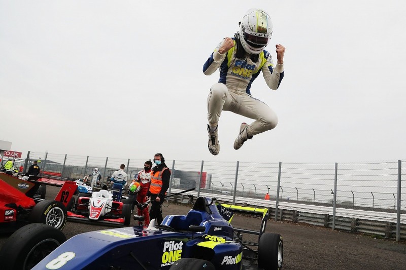 Frederick claims British F3 title after dominant display at Silverstone