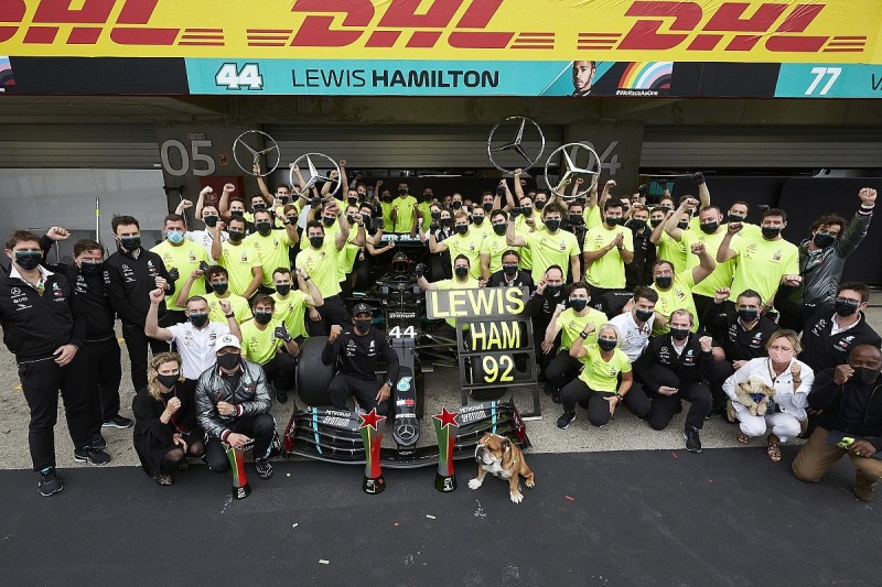 Mercedes 'not allowing entitlement' ahead of seventh F1 constructors' title win