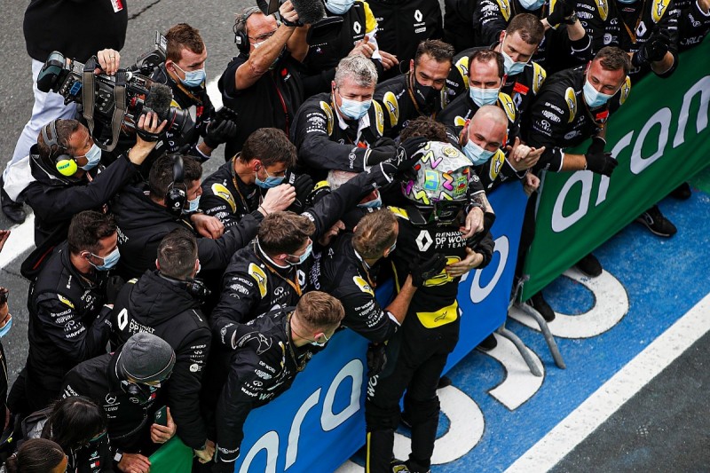 Renault needs to make F1 team "addicts to success" after Eifel GP podium