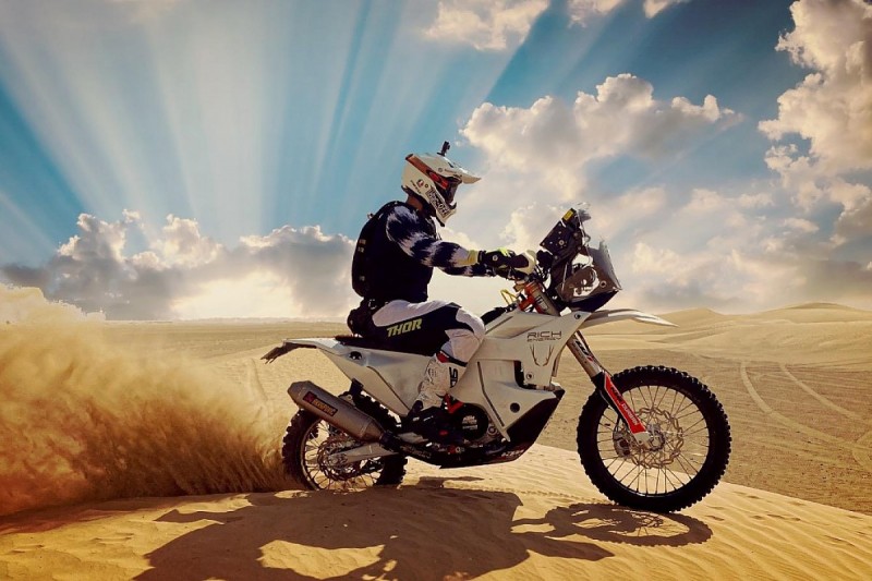 TT winner Hillier to contest Dakar in 2022, renews OMG roads deal