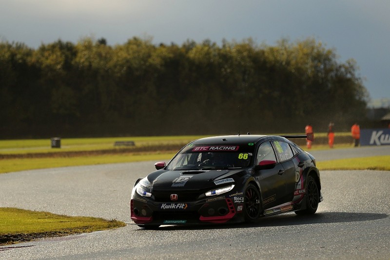 BTCC Croft: Cook fends off Hill for Honda 1-2 in opener