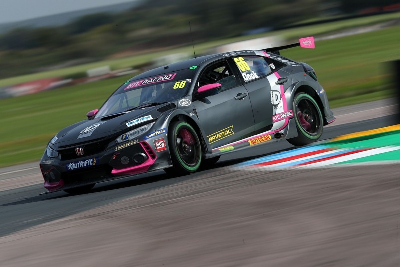BTCC Thruxton: Lights-to-flag victory for Cook in race three