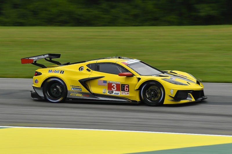IMSA VIR: Corvette extends winning run after late tyre drama for Porsche