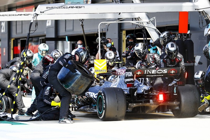 Mercedes: "Element of urgency" to solve tyre issues before Spanish GP