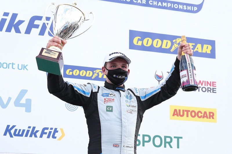 Hyundai BTCC podium is "genuine pace" - Smiley