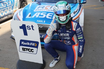 BTCC Donington R3: Sutton scorches to victory for maiden Infiniti win