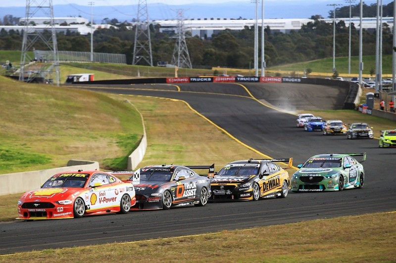 Darwin Supercars double-header to go ahead as planned amid COVID spike