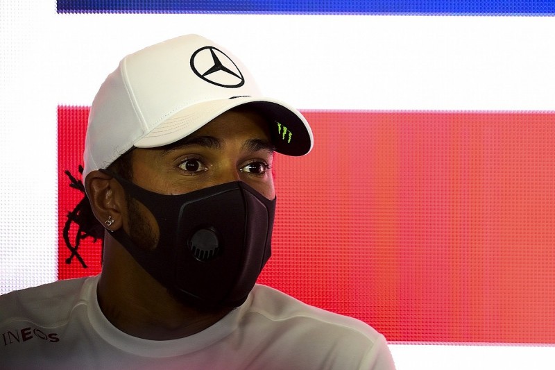 Hamilton "appreciative" of Grosjean's F1 kneel U-turn