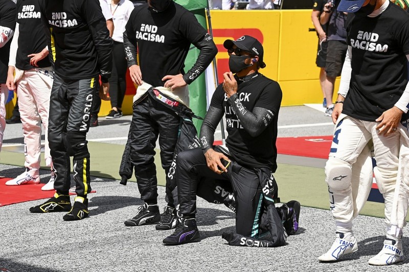 Hamilton calls on F1 teams to be "accountable" in fight against racism