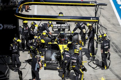 Renault seeks urgent solution after second F1 radiator failure
