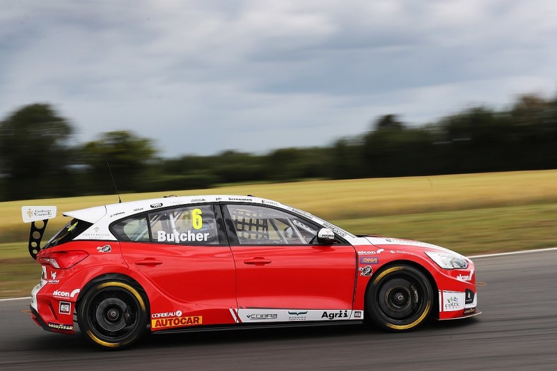Butcher quickest in BTCC Snetterton test before rain sets in