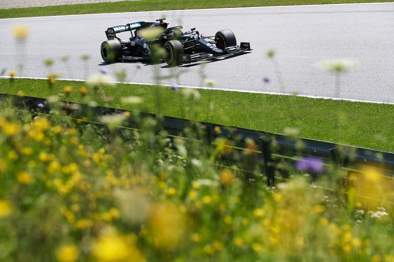 Austrian GP: Hamilton tops FP3 to complete practice clean sweep