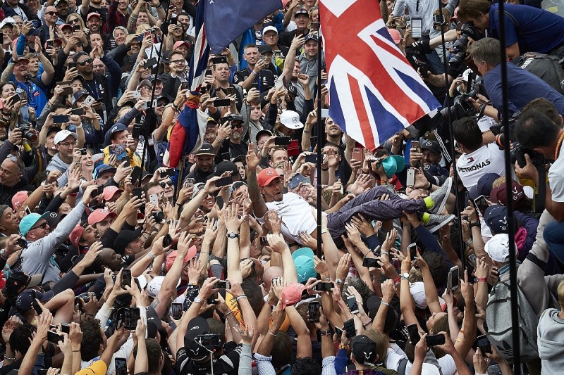 Motorsport Tickets celebrates heroes amongst the fans