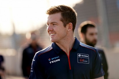 Cassidy tops Formula E Marrakech rookie test with new lap record