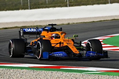 Sainz: McLaren's F1 rivals get "a lot of help" from bigger teams