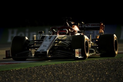 Barcelona F1 testing: Raikkonen tops day two, causes first red flag
