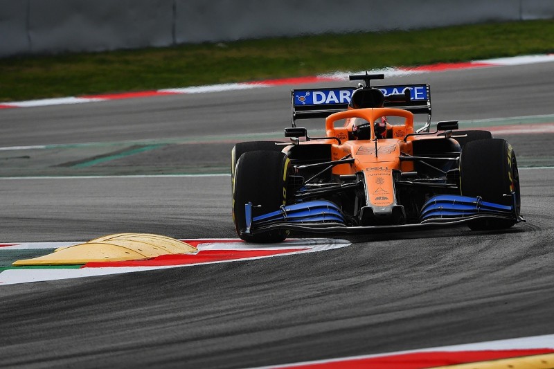 Carlos Sainz admits to holding early McLaren contract talks