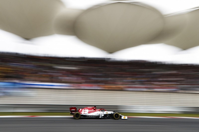 F1 says it will be "challenging" to reschedule postponed Chinese GP