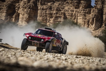 Sainz extends Dakar lead as stage 10 cut short by poor weather