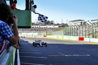 Physical chequered flag will end F1 grands prix again from 2020