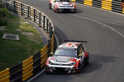 Macau WTCR: Rob Huff and Yvan Muller top dramatic qualifying