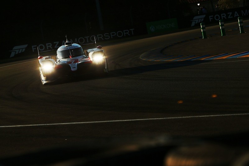 Le Mans 24 Hours: Lopez leads after Toyotas battle, Laurent crashes