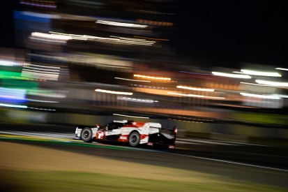 Le Mans 24 Hours: #7 Toyota edges clear in lead battle after safety car