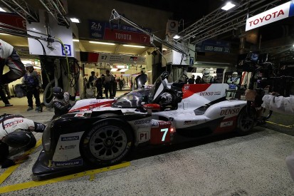 Le Mans 24 Hours: Kobayashi puts #7 Toyota over a minute clear