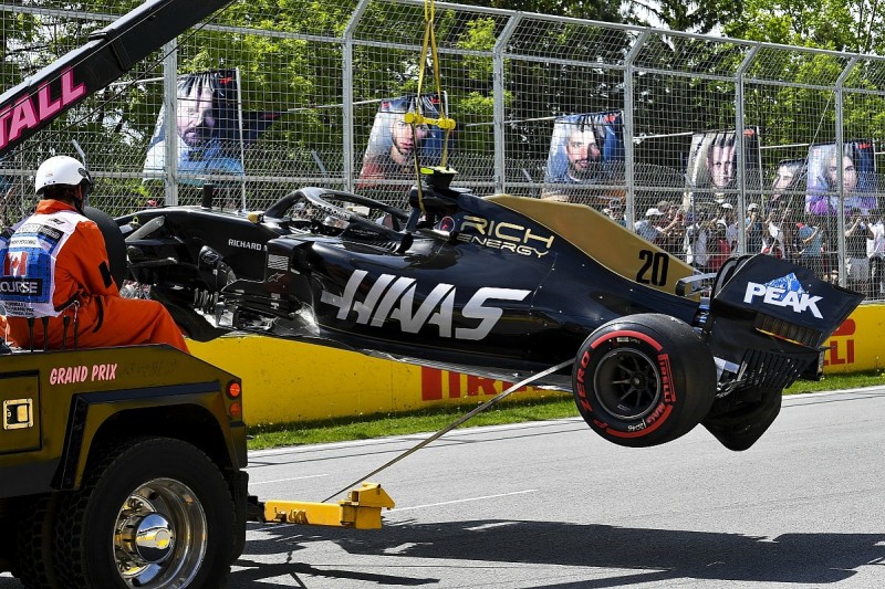 Canadian GP qualifying crash consigns Magnussen to pitlane start